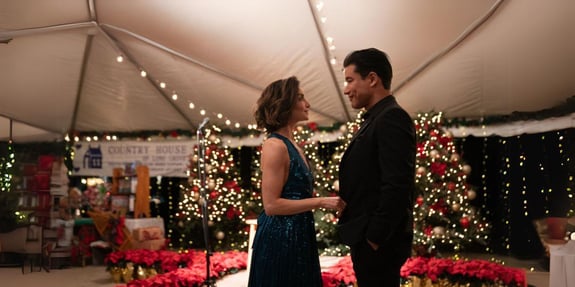 courtney and mario lopez christmas movie set